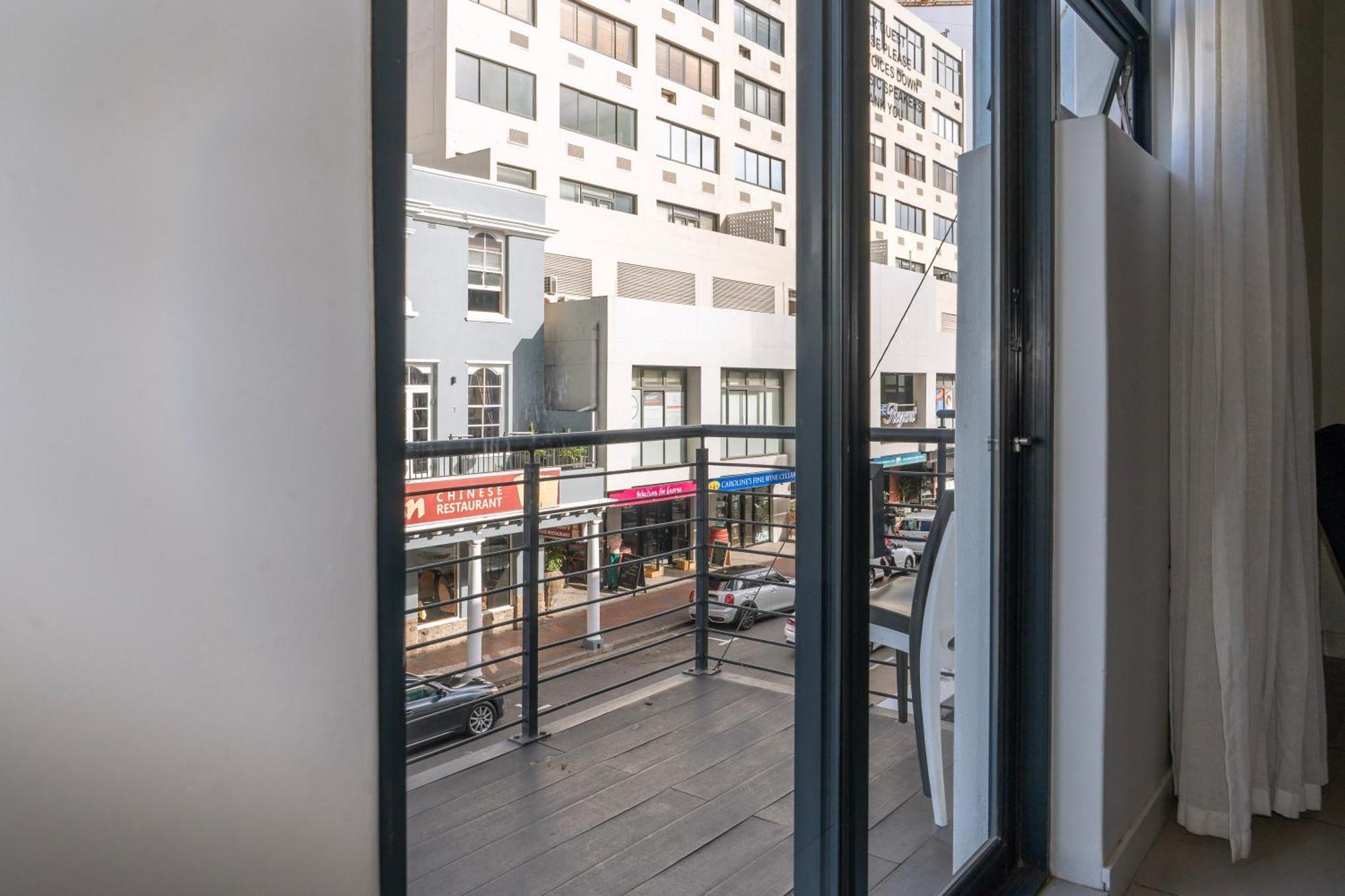 Mojo Hotel & Market Cape Town Room photo