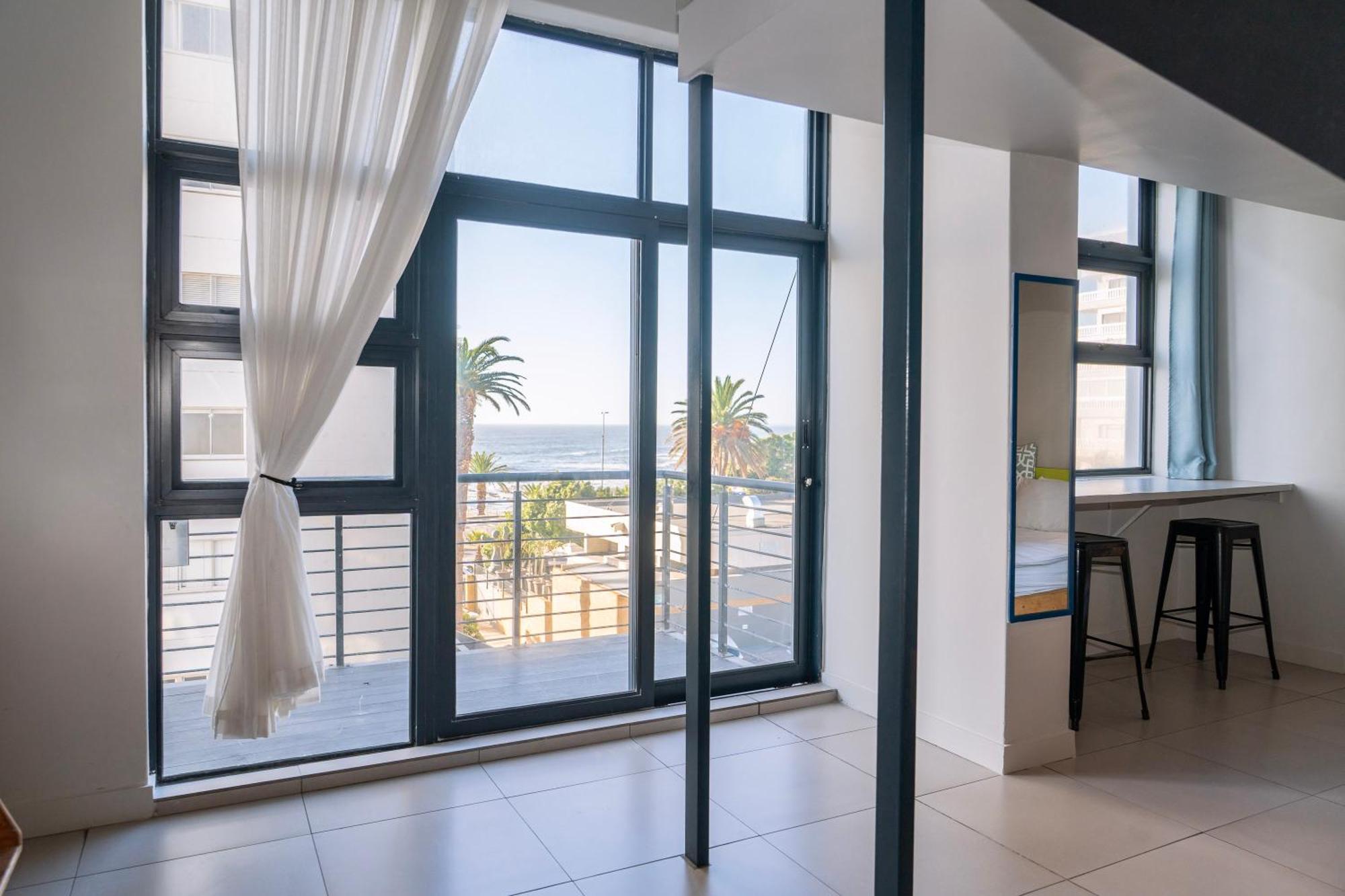 Mojo Hotel & Market Cape Town Room photo